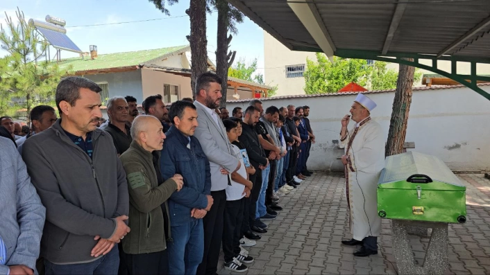 Amasyada sulama kanalında boğulan çocuk defnedildi

