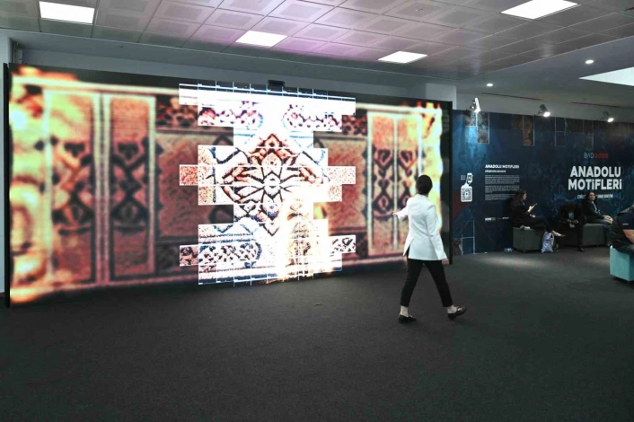 Anadolu motiflerini yapay zeka ile buluşturan sergi HOMETEXte
