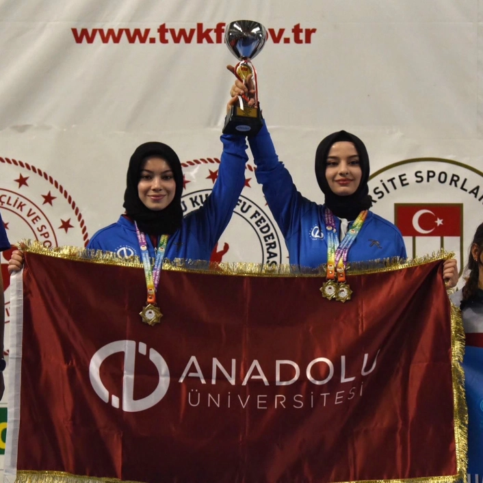 Anadolu Üniversitesi wushu sporcuları 4 altın madalya ile döndü
