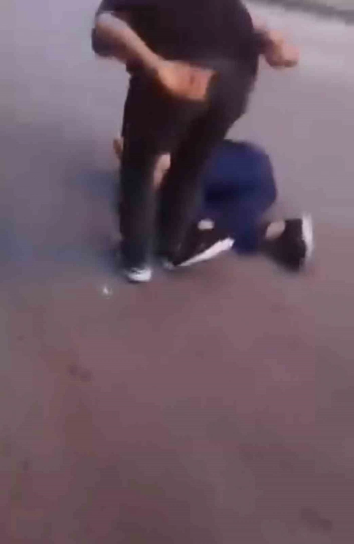 Ankarada bir grup çocuk bıçak çekip öldüresiye darp ettikleri akranlarının videolarını sosyal medya hesaplarından yayınladı
