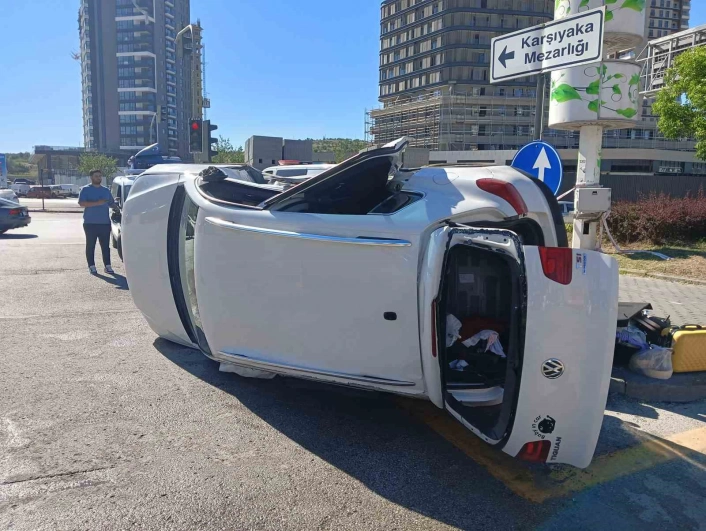 Ankarada iki otomobil çarpıştı: 2si bebek 6 yaralı
