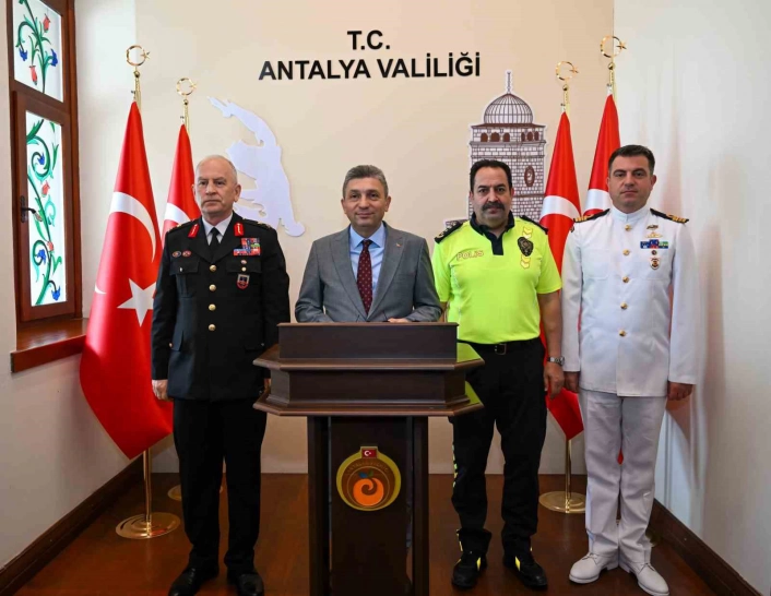 Antalyada nisanda 154 kaçakçılık, 755 narkotik operasyonu yapıldı
