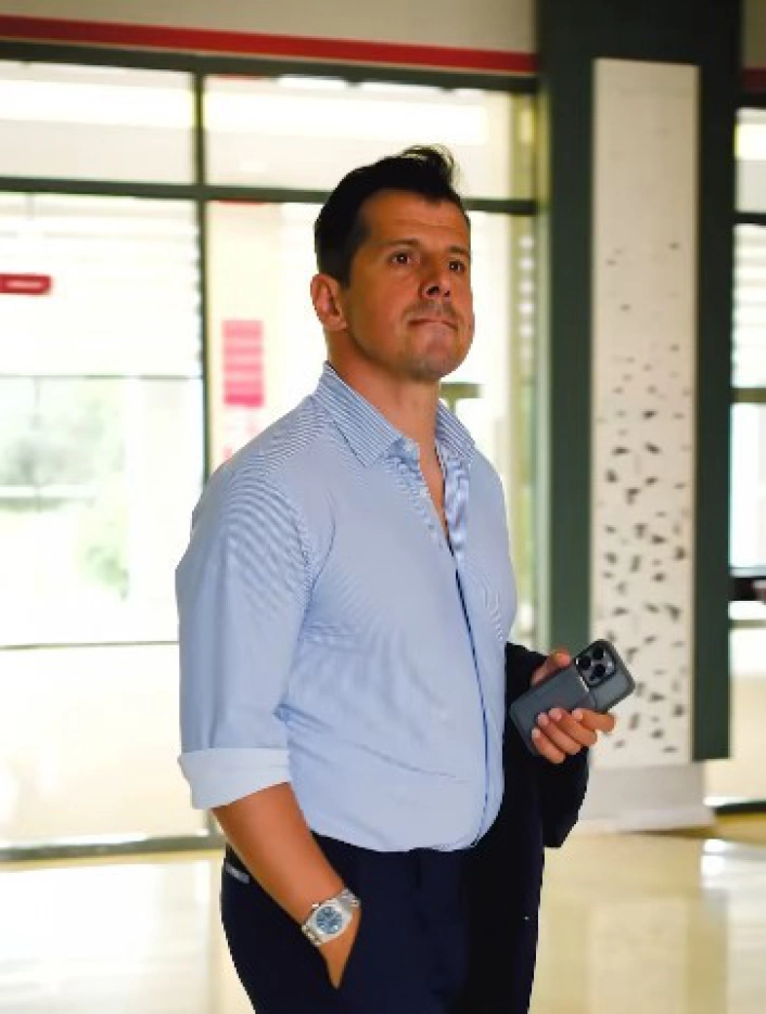 Antalyasporda Teknik Direktör Emre Belözoğlu görevinden ayrıldı
