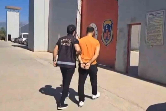 Arsuzda 4 yıl hapis cezası bulunan şahıs tutuklandı
