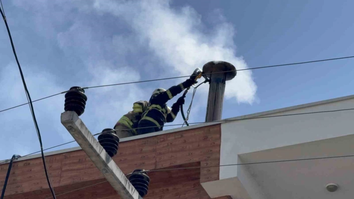 Bacadan çıkan kıvılcımlar itfaiyeyi harekete geçirdi

