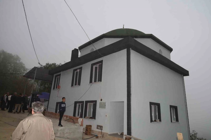 Bafrada Hazreti Ömer Camii dualarla açıldı

