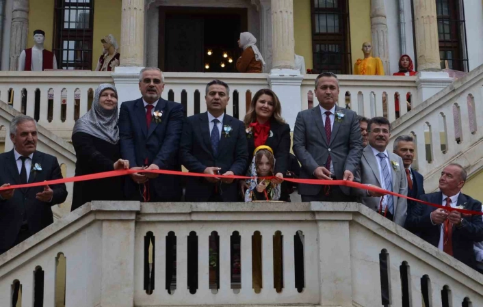 Bafrada yıl sonu sergisi
