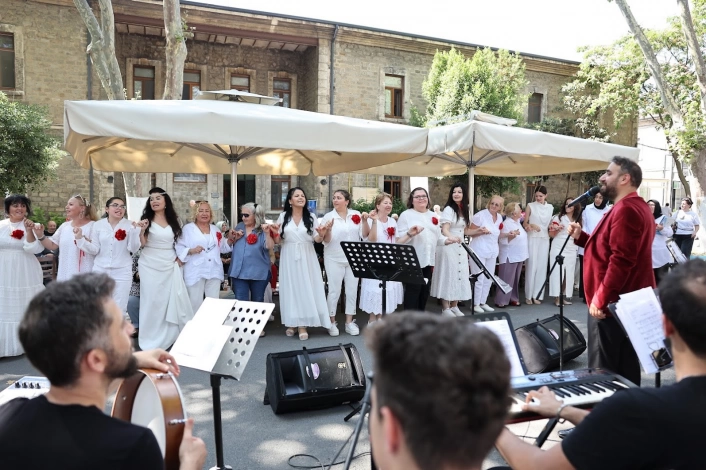 Bağcılar Belediyesi Türk Halk Müziği Korosundan Darülacezede anlamlı konser
