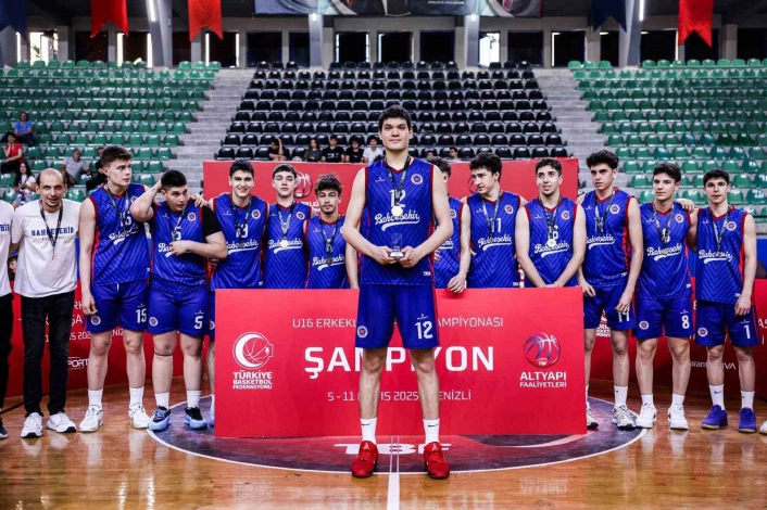 Bahçeşehir Koleji, U16da zirvede

