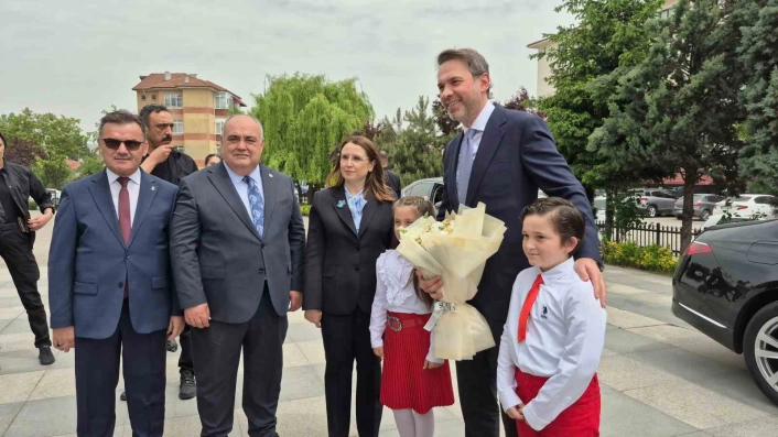 Bakan Bayraktar Bartında

