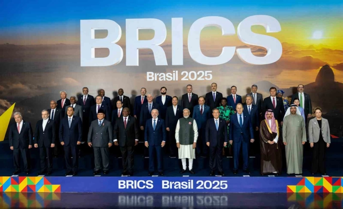 Bakan Fidan, BRICS Liderler Zirvesinde aile fotoğrafı çektirdi
