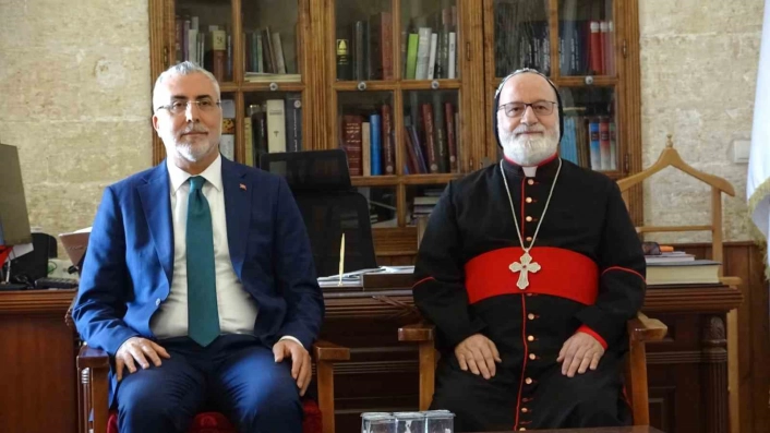 Bakan Işıkhan, Mardinde din temsilcileri ile bir araya geldi
