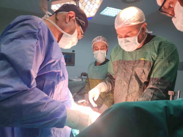 Balıkesirde ilk, karaciğer sol lobu ameliyatı başarı ile yapıldı
