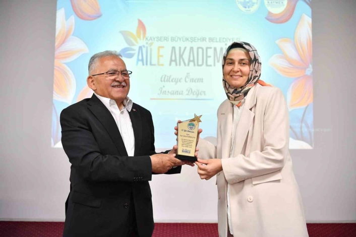 Başkan Büyükkılıçtan Aile Akademisine ziyaret
