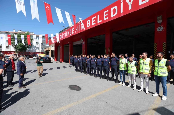 Başkan Büyükkılıçtan itfaiye personeline: 