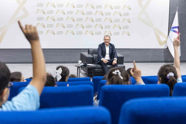 Başkan Seçer, çocukların sorularını yanıtladı
