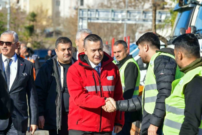 Başkan Vekili Can Aksoydan bayram öncesi büyük jest: Personellere 100 milyon TL ikramiye
