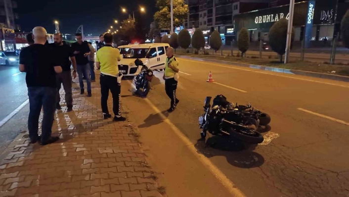 Batmanda polis memuru ve eşi motosiklet kazasında yaralandı
