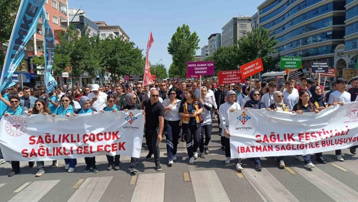 Batmanda Sağlık Festivali kapsamında yürüyüş düzenlendi
