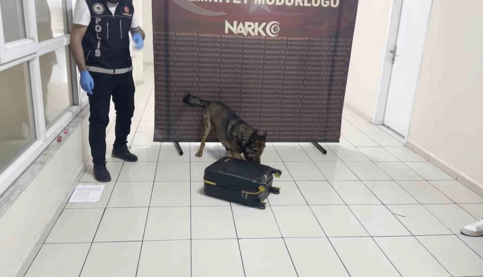 Batmanda uyuşturucu dolu valiz 