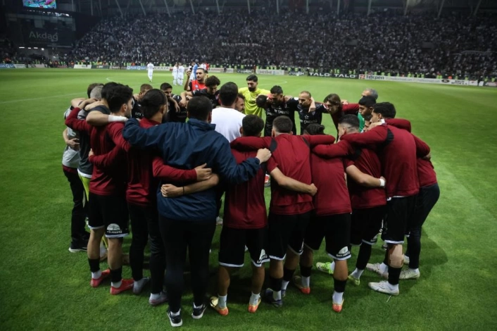 Batmanspor ve Vanspor taraftarlarını taşıyan araçlar, Kayseride oynanacak final öncesi Elazığ güzergahını kullnamayacak
