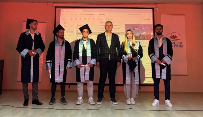 Bayburtta meslek öğrenen öğrenciler mezuniyet heyecanı yaşadı
