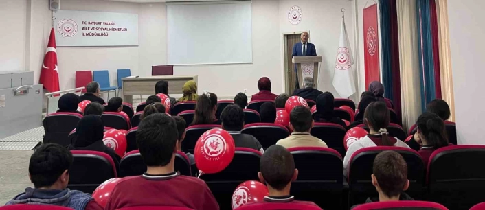 Bayburtta öğrencilere sosyal hizmetler tanıtıldı
