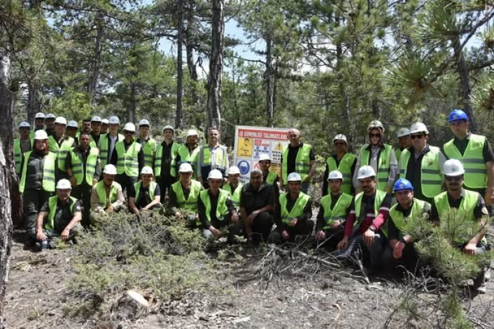 Beyşehirde ormancılar ağaç kesim tekniklerini öğrendi
