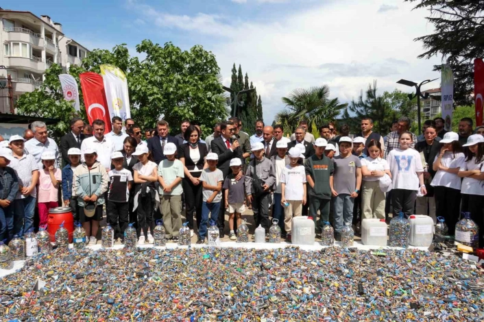 Bilecikte öğrenciler 2 bin 543 kilogram atık pil topladı
