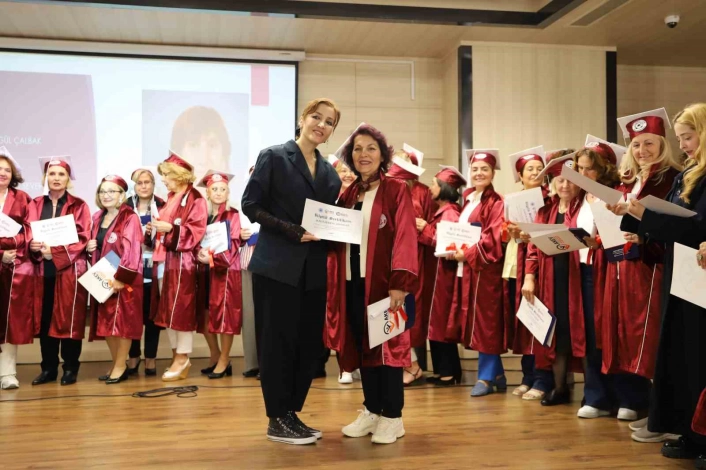 Bilgelik Programında ikinci bahar: 60 yaş üstü mezunların gurur günü
