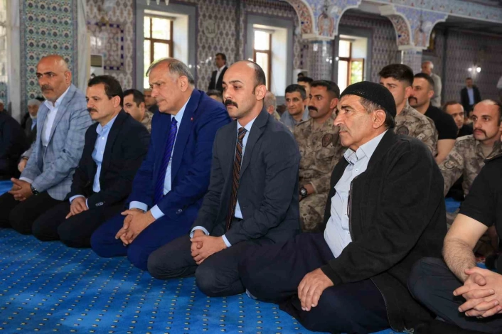 Bingölde 33 şehit dualarla anıldı
