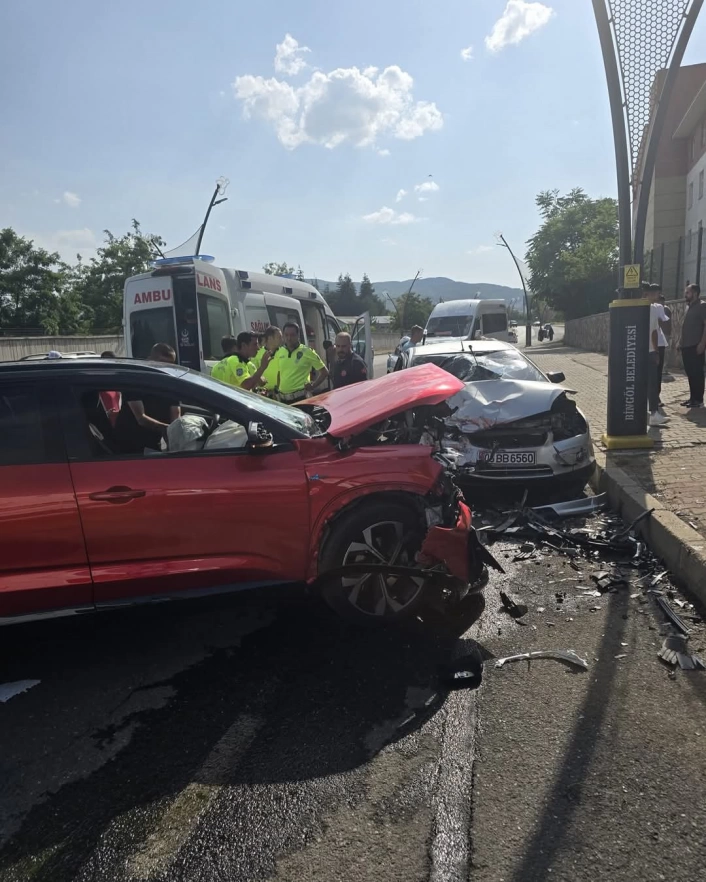 Bingölde trafik kazası: 3 yaralı
