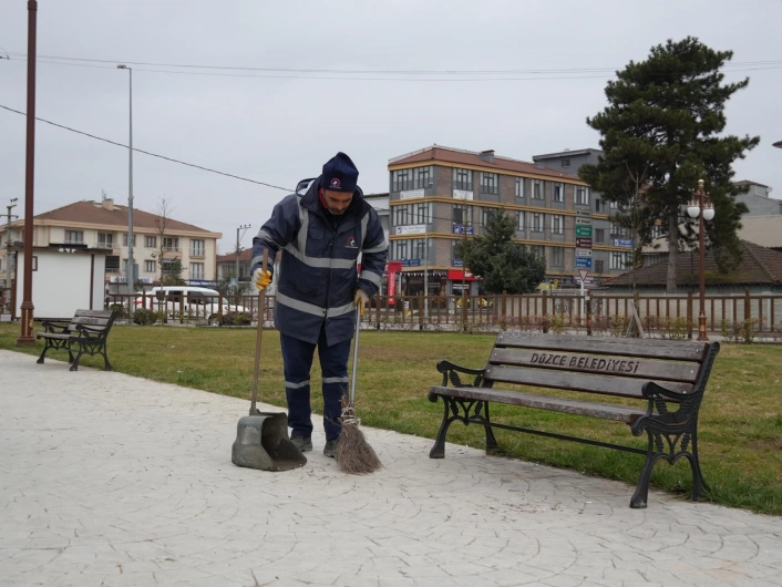 Binlerce ton atık bertaraf edildi
