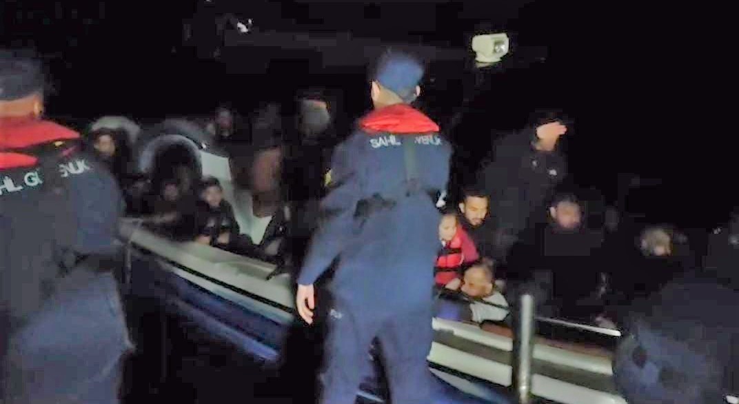Bodrum açıklarında 38 düzensiz göçmen yakalandı