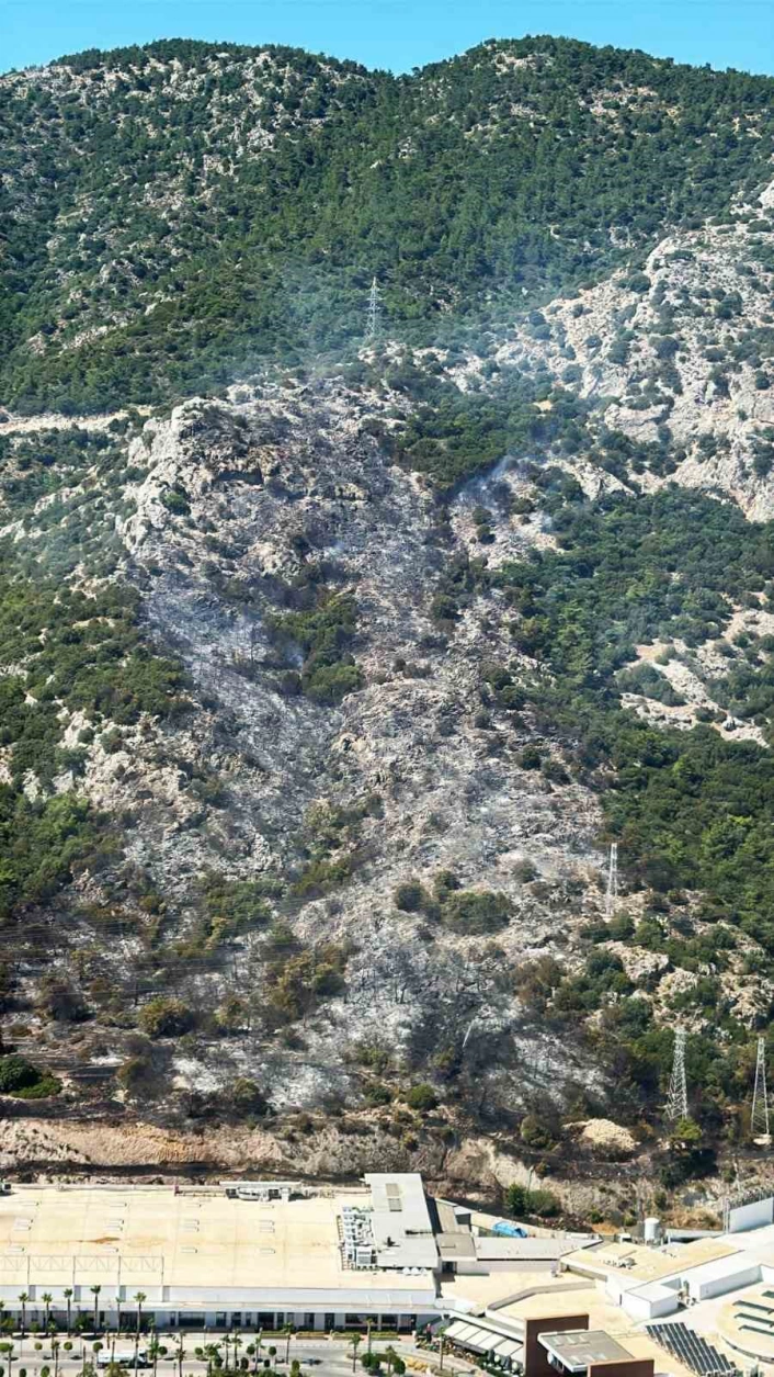 Bodrumdaki yangının önü kesildi, kontrol altına alınmaya çalışılıyor
