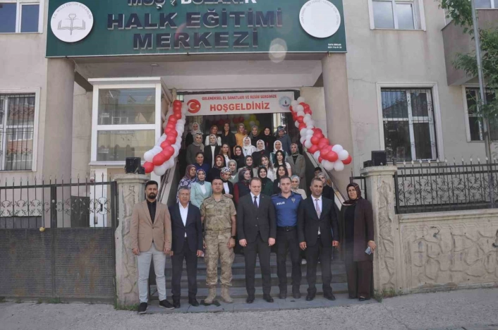 Bulanıkta yıl sonu sergisi
