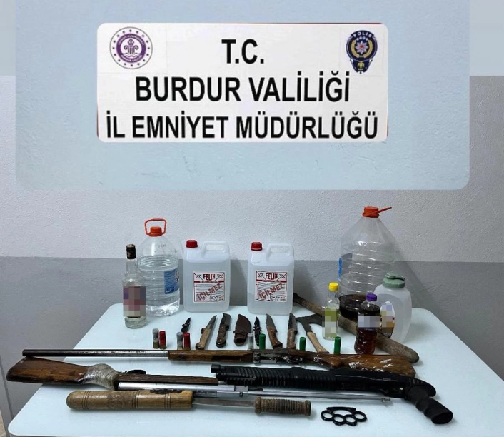 Burdurda silah ve kaçak içki operasyonu: 1 gözaltı
