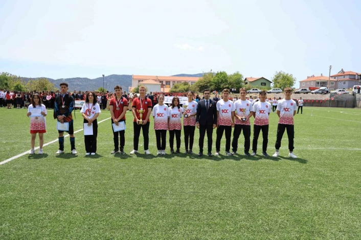 Çamelide 19 Mayıs Atatürkü Anma, Gençlik ve Spor Bayramı, coşkulu törenlerle kutlandı
