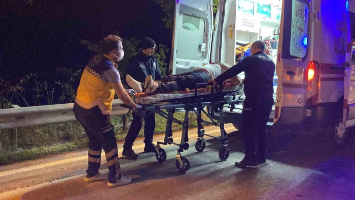 D-100de gece yarısı zincirleme kaza: 4 yaralı
