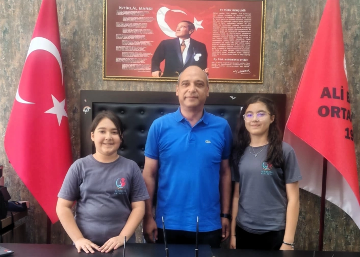 Denizlide Bursluluk Sınavında 2 Türkiye 1.si çıkardı

