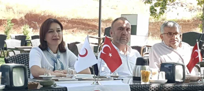 Denizlide Kızılay üyeleri 157 yaş etkinliğinde buluştu