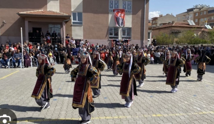 Develide İmam Hatip Ortaokulunda Yabancı Dil Şenliği
