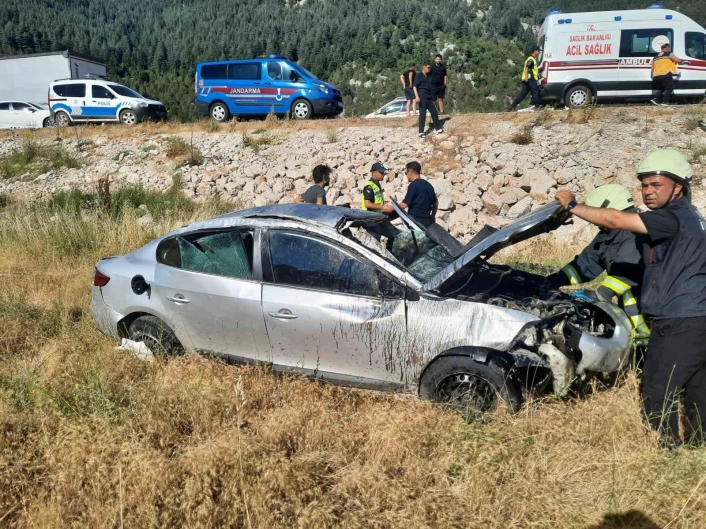 Devrilen otomobilde anne, bebeği ve kız kardeşi hayatını kaybetti
