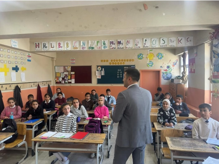 Diyadinde eğitime kitap desteği
