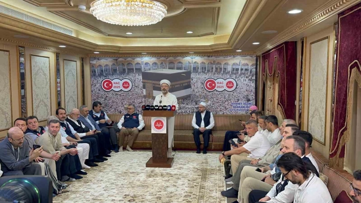 Diyanet İşleri Başkanı Erbaştan Mekkede hac değerlendirme toplantısı

