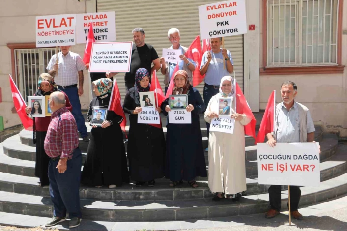 Diyarbakırda 384üncü aile evlat nöbetine katıldı
