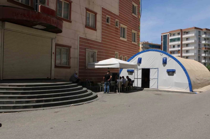 Diyarbakırda evlat nöbetinde olan anne: 
