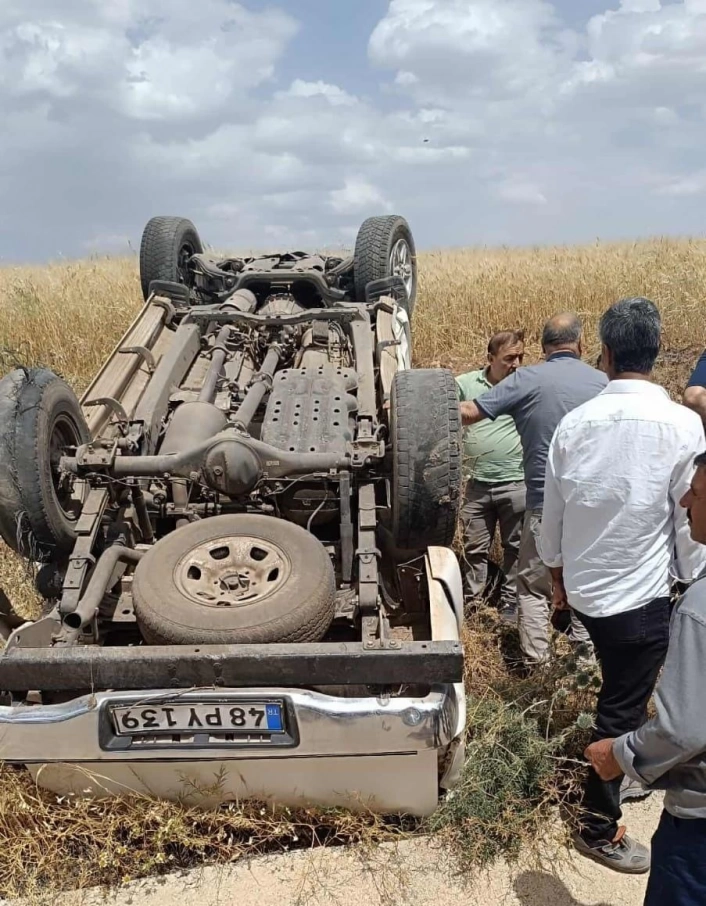 Diyarbakırda pikap takla attı: 3 yaralı
