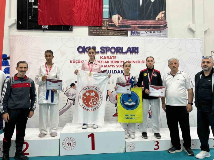 Doğa Açıkgöz, karate şampiyonasında Türkiye 3üncüsü oldu

