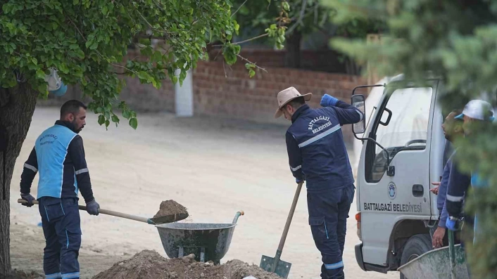 Dolamantepe Mahallesinde park ve yol düzenlemesi
